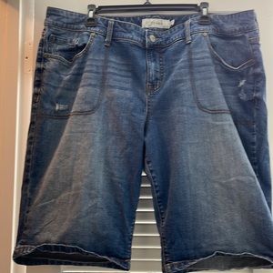 Euc torrid Bermuda shorts